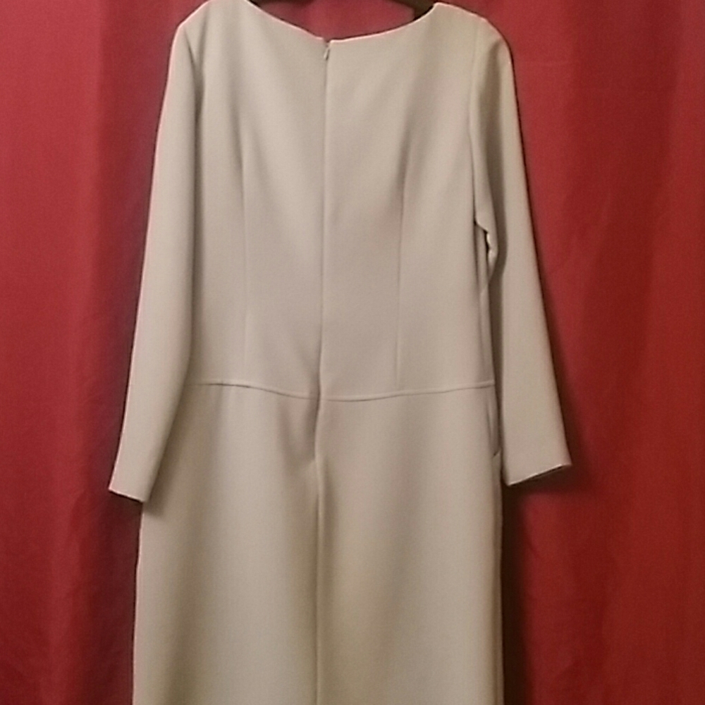 Dress - Picture 2 of 3